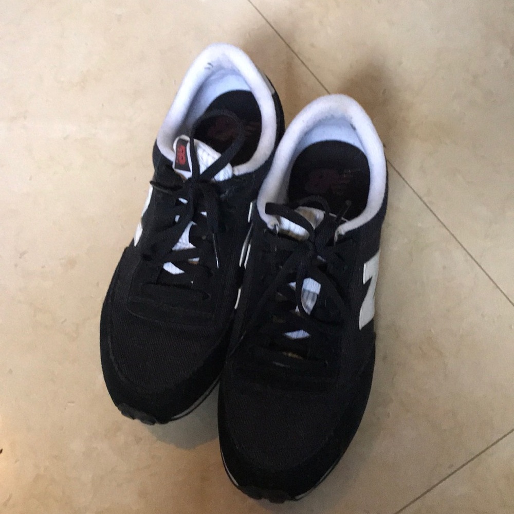 New Balance Black Sneakers